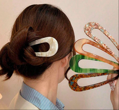 Uピン 上品な女性用樹脂製Uシェイプグラフィックおしゃれデコレーションヘアフォークピン グラデーションカラー デザイン