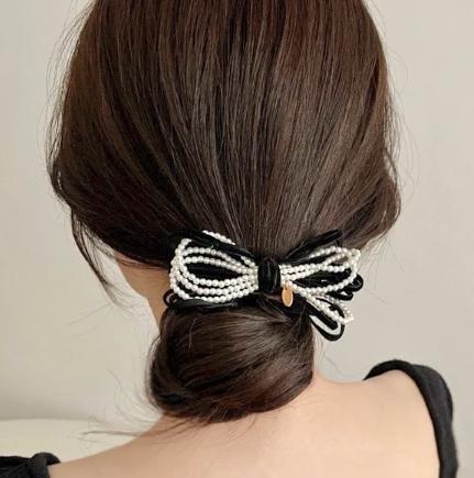 「シックを束ねて」ヘアクリップ