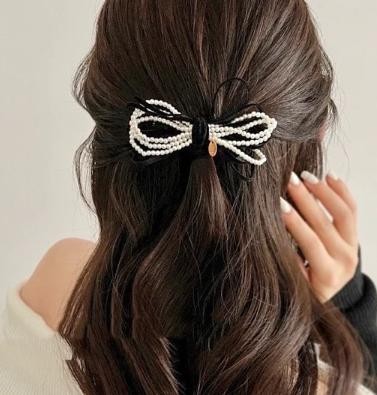 「シックを束ねて」ヘアクリップ