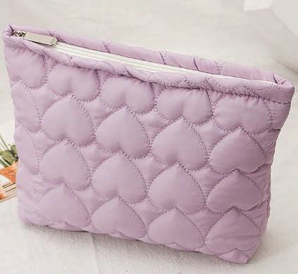 取り外し可能なインサートメイクポーチ、スキンケアバッグ、化粧品ケース付きキルト ハート型クラッチバッグ 
