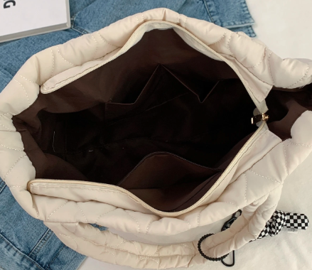 キルティング大容量ショルダートートバッグ、日常使い、通勤、学校、大学の勉強に適しています、軽量、折りたたみ可能、ベージュ色