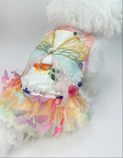 クールでかわいい プリンセスバタフライドッグドレス、メッシュ生地で通気性が良く快適、小型〜中型犬に適してる
